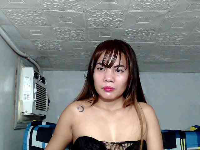 SweetKittyx22 webcam