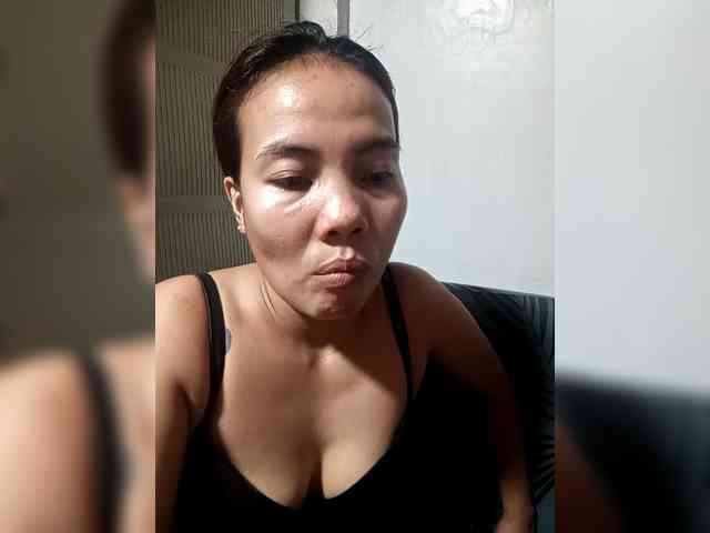 SweetKittyx22 webcam