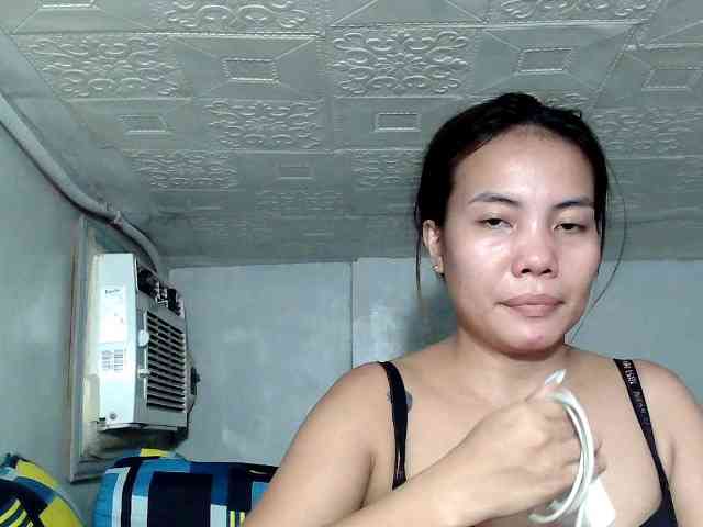 SweetKittyx22 webcam