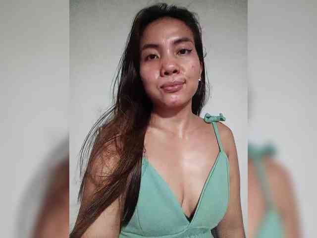 SweetKittyx22 webcam