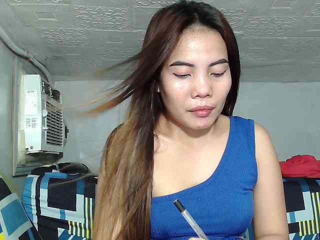 SweetKittyx22 webcam