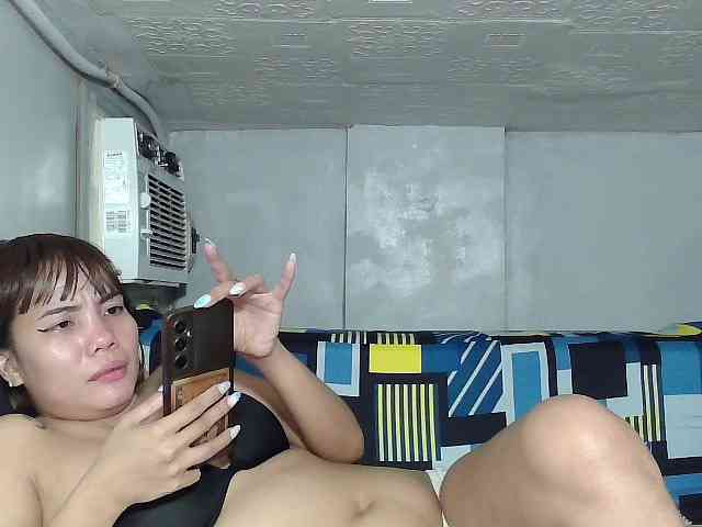 SweetKittyx22 webcam