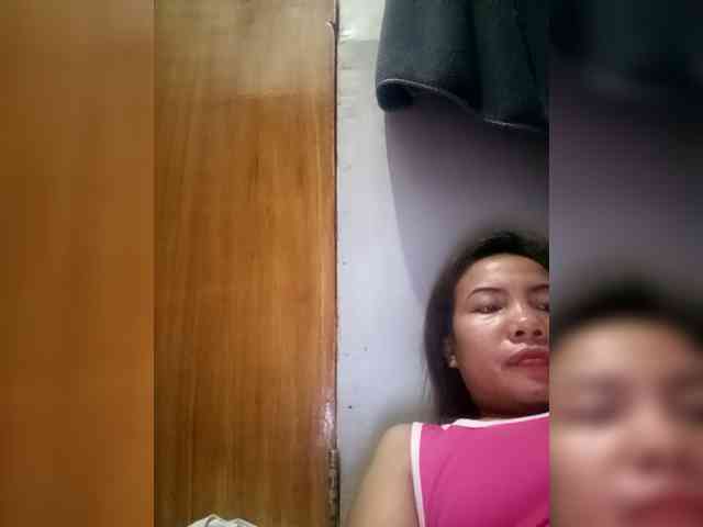 SweetKittyx22 webcam