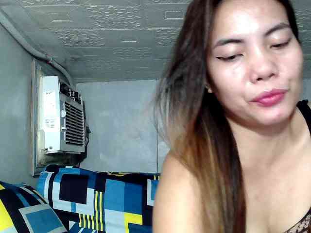 SweetKittyx22 webcam