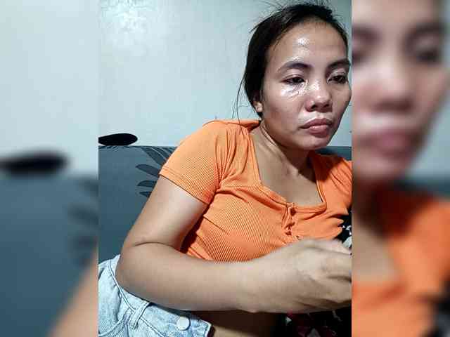 SweetKittyx22 webcam