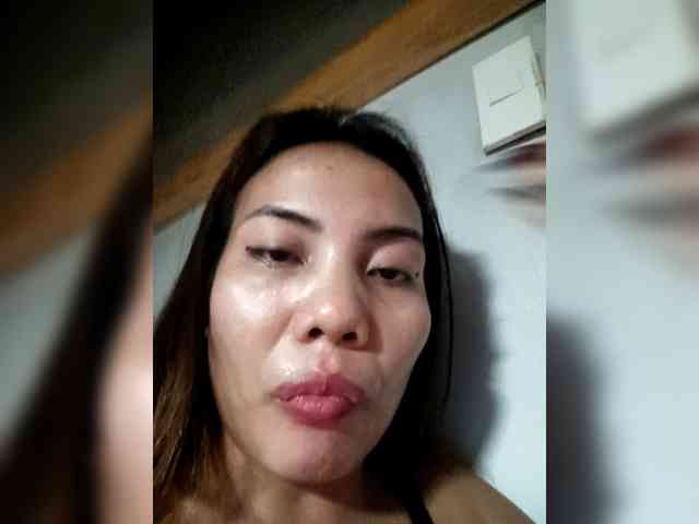 SweetKittyx22 webcam