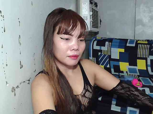 SweetKittyx22 webcam