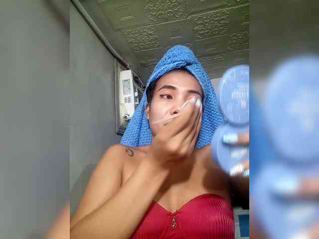 SweetKittyx22 webcam