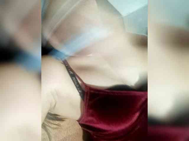 SweetKittyx22 webcam