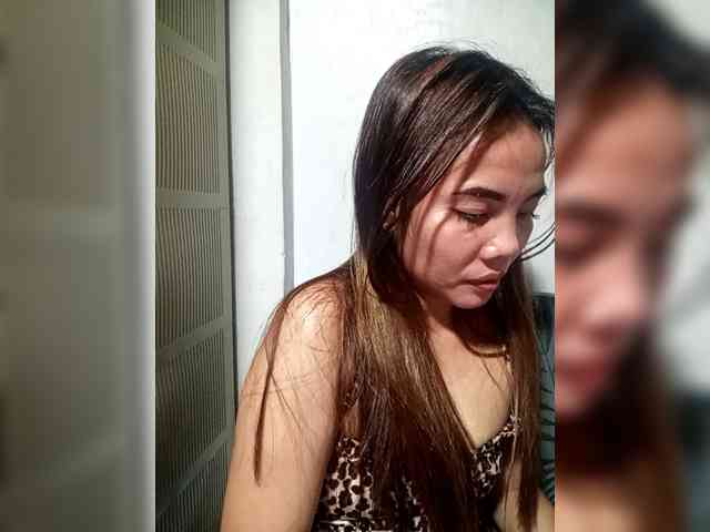 SweetKittyx22 webcam