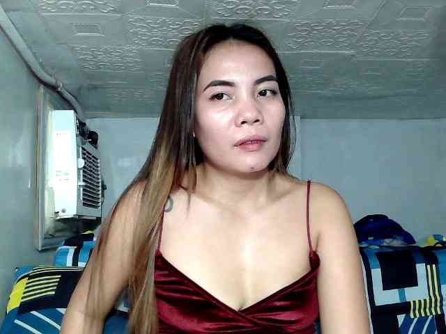 SweetKittyx22 webcam