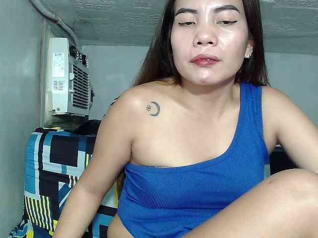 SweetKittyx22 webcam