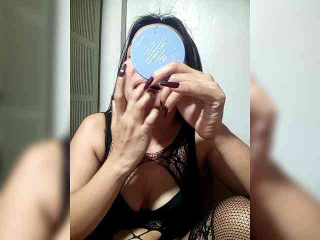 SweetKittyx22 webcam