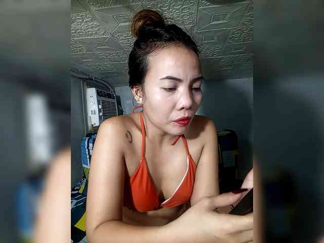 SweetKittyx22 webcam