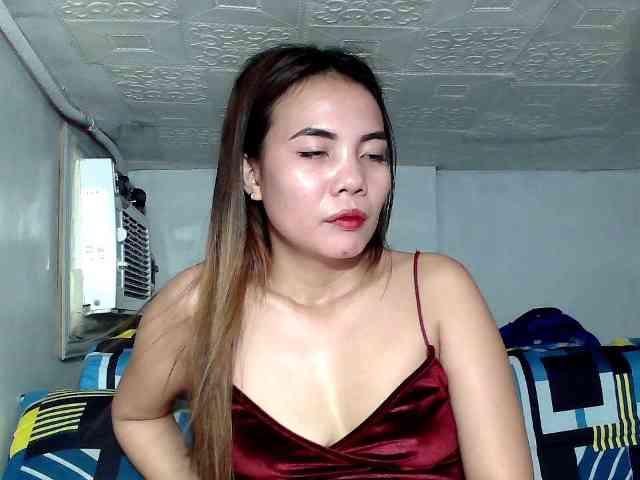 SweetKittyx22 webcam