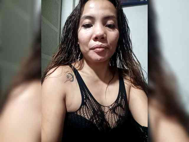 SweetKittyx22 webcam