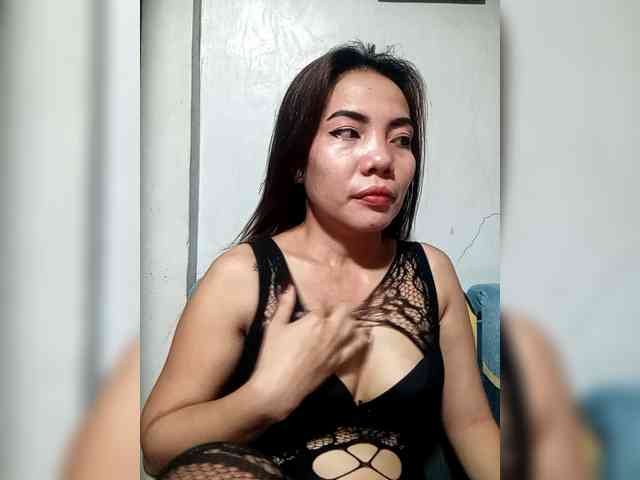 SweetKittyx22 webcam