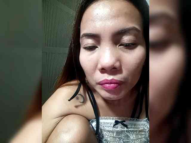 SweetKittyx22 webcam