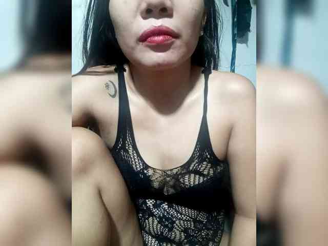 SweetKittyx22 webcam