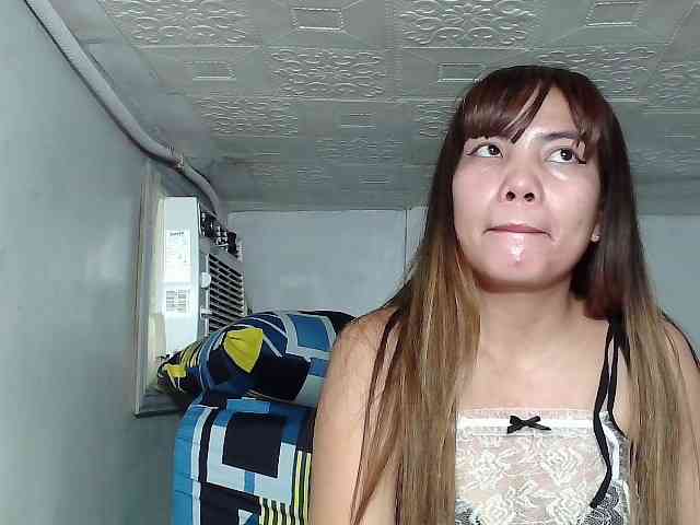 SweetKittyx22 webcam