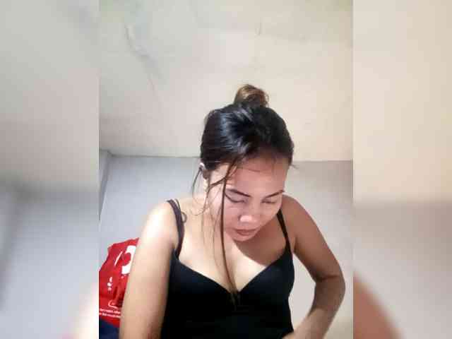 SweetKittyx22 webcam