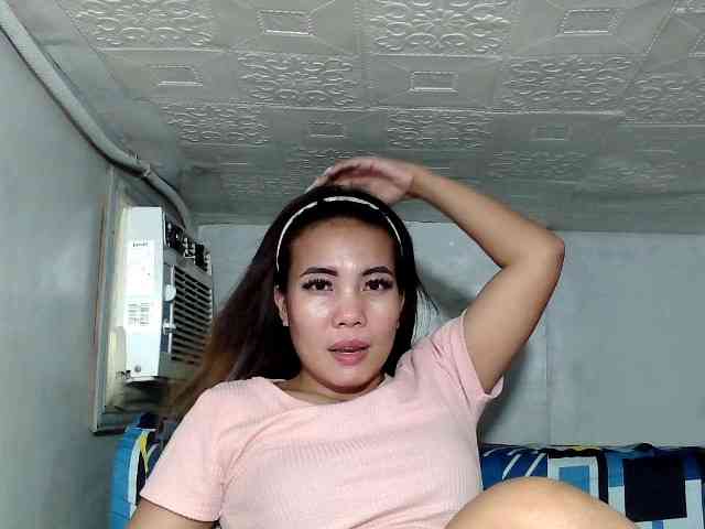 SweetKittyx22 webcam