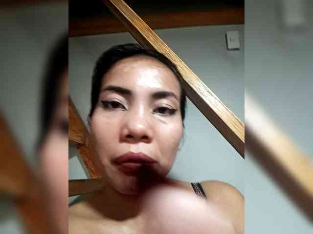 SweetKittyx22 webcam