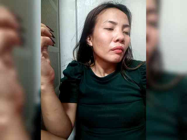 SweetKittyx22 webcam