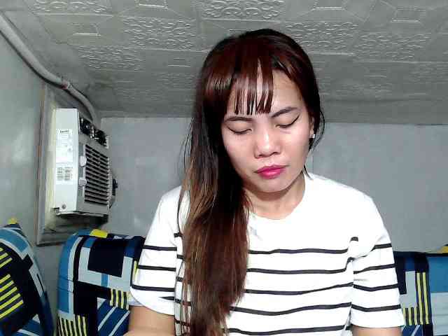 SweetKittyx22 webcam