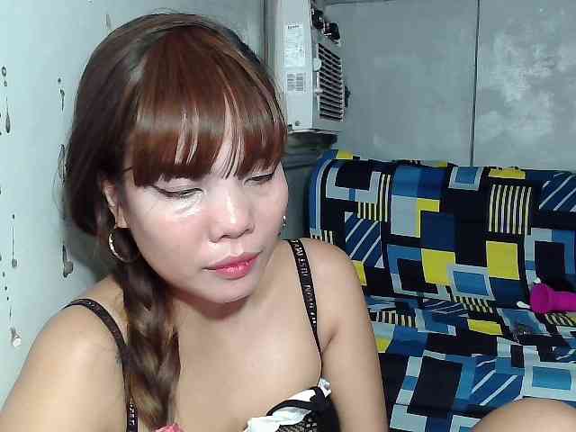 SweetKittyx22 webcam