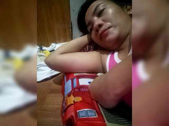 SweetKittyx22 webcam