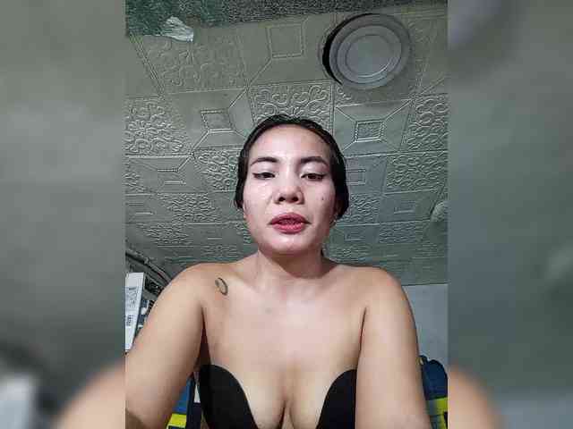 SweetKittyx22 webcam