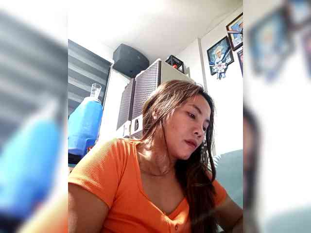 SweetKittyx22 webcam