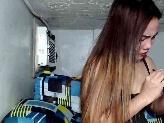 SweetKittyx22 webcam