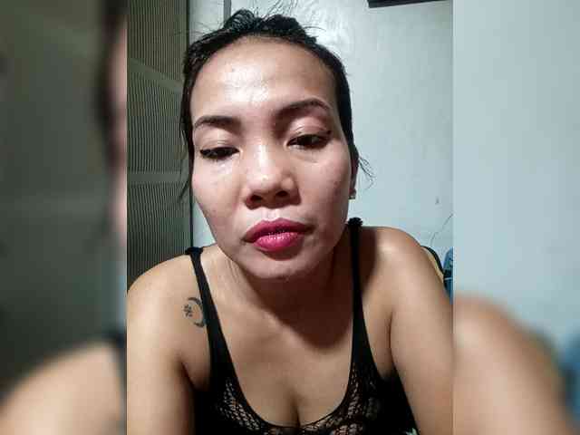 SweetKittyx22 webcam