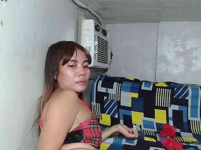 SweetKittyx22 webcam