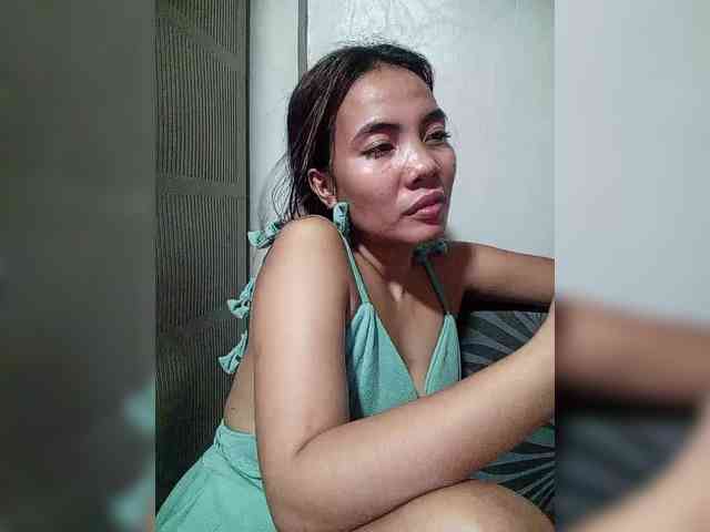 SweetKittyx22 webcam