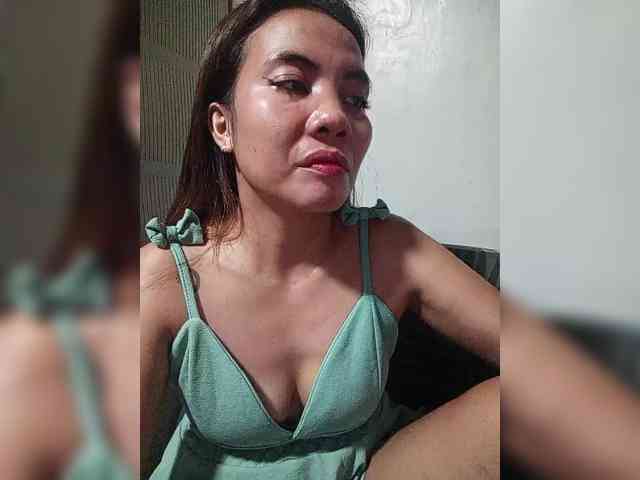 SweetKittyx22 webcam