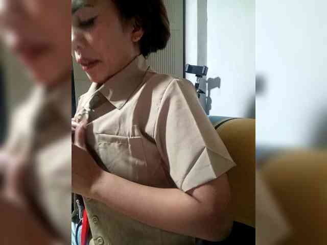 SweetKittyx22 webcam