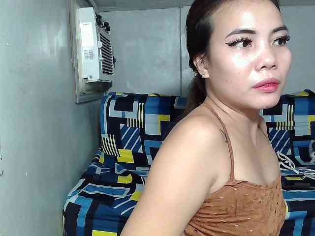 SweetKittyx22 webcam