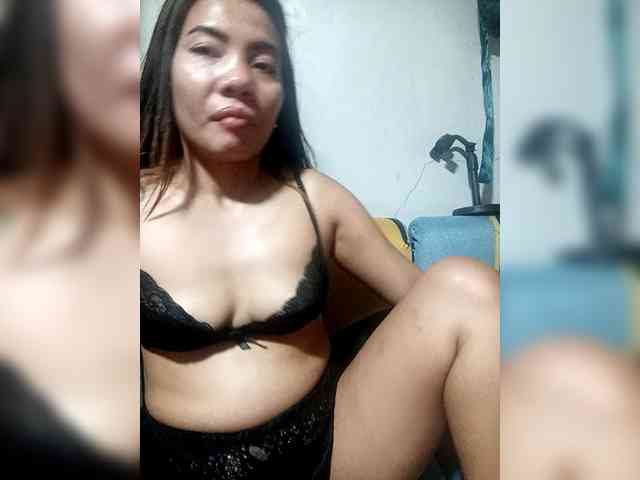 SweetKittyx22 webcam