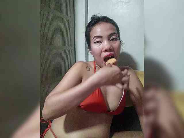 SweetKittyx22 webcam