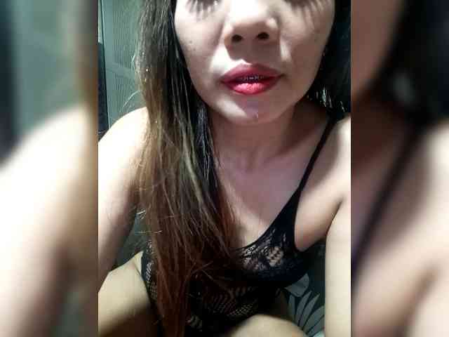 SweetKittyx22 webcam