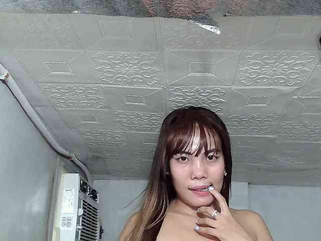 SweetKittyx22 webcam