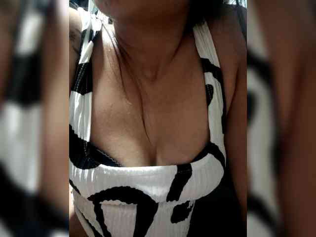 SweetKittyx22 webcam