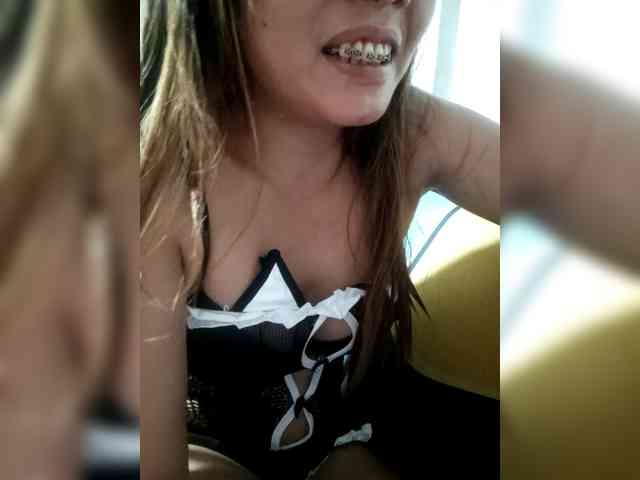 SweetKittyx22 webcam