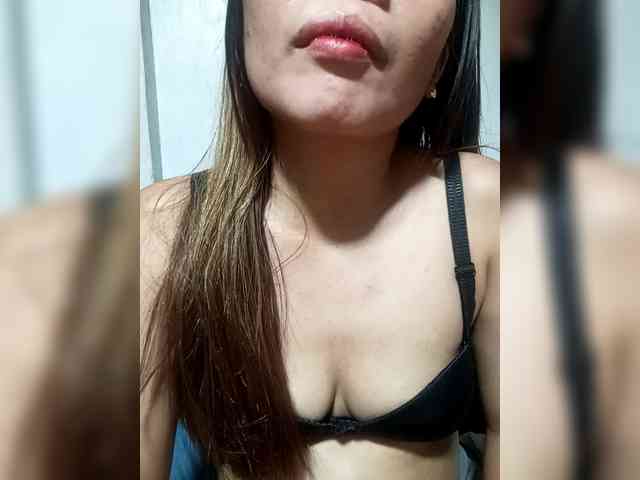 SweetKittyx22 webcam