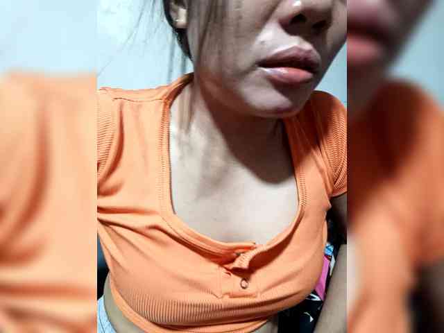 SweetKittyx22 webcam