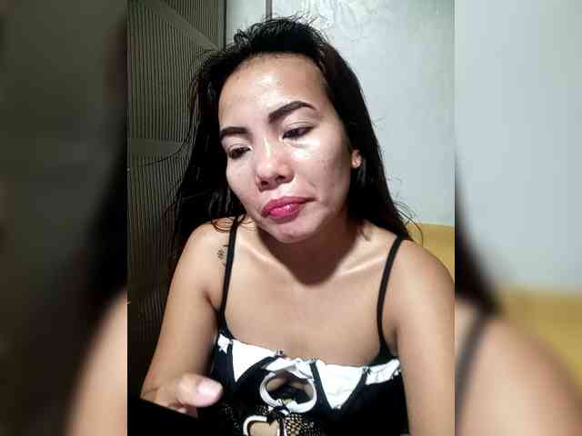 SweetKittyx22 webcam