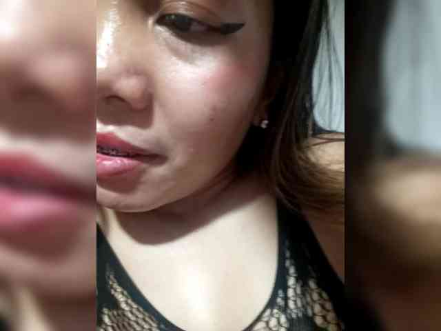 SweetKittyx22 webcam